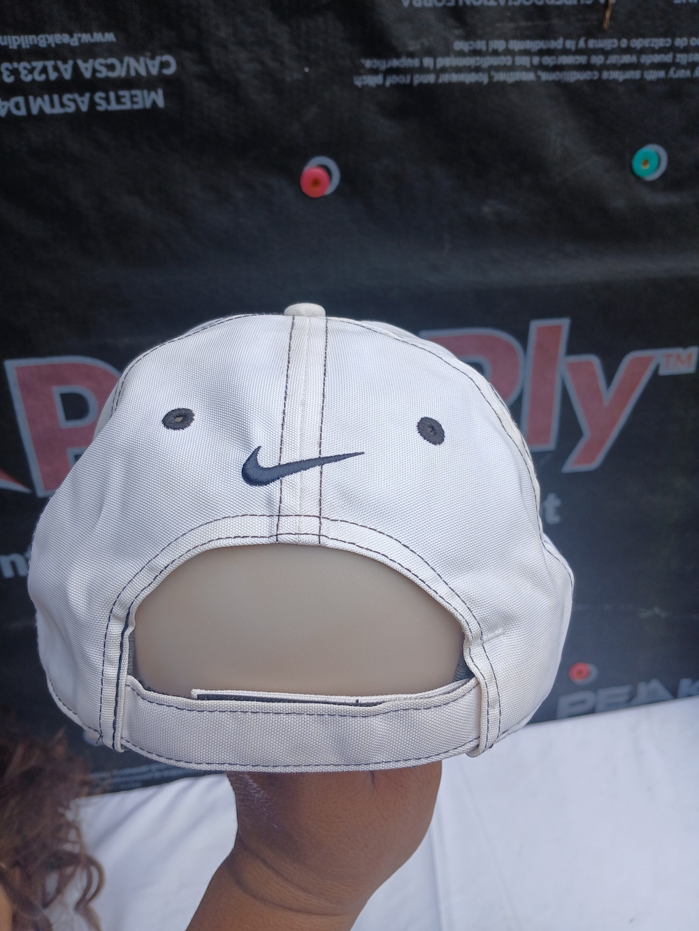 Golf Club White Performance Cap - Picture 5 of 10